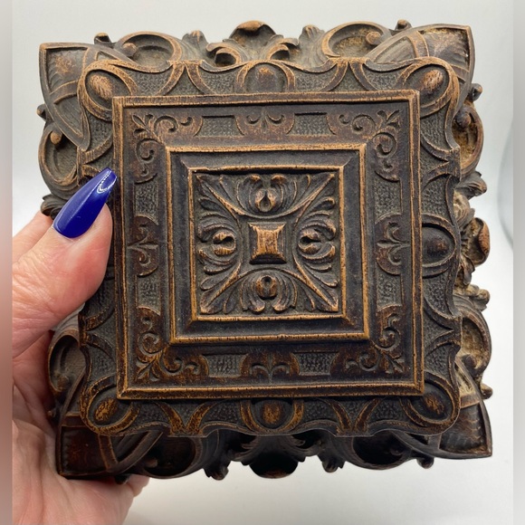 Syroco Art Products Ornate Lidded Wood Box Antique - Picture 8 of 8